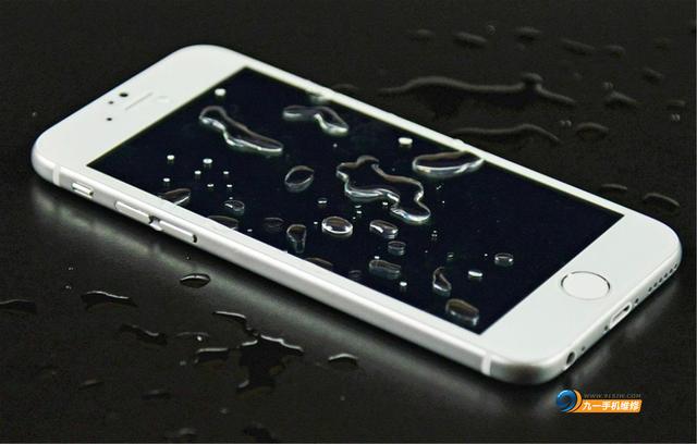 苹果手机进水怎么办|苹果手机进水怎么处理（苹果手机进水有几种维修方法）